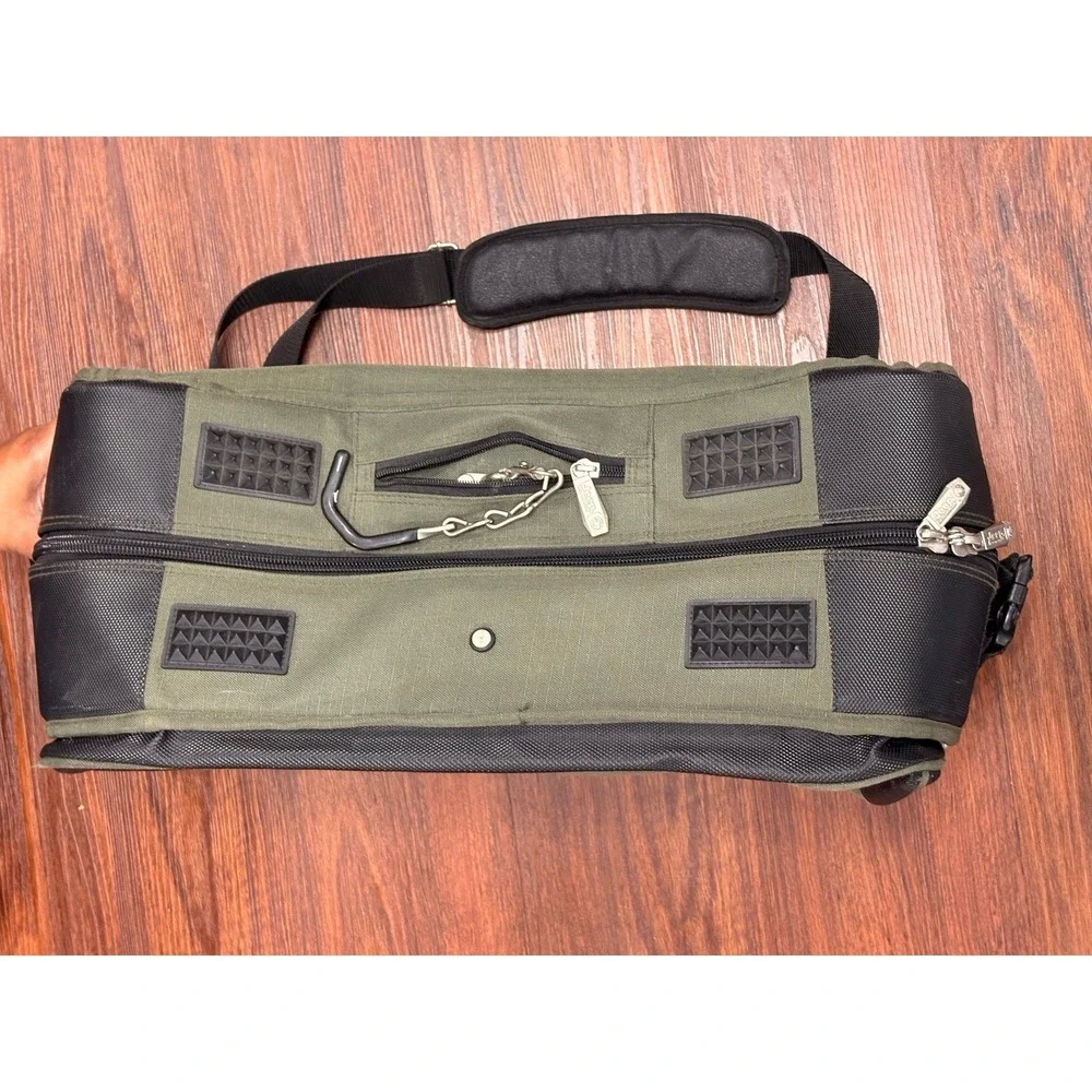 Jeep Suit Garment Bag Travel Luggage Rugged Black Canvas Black Bi-Fold Carry-On
